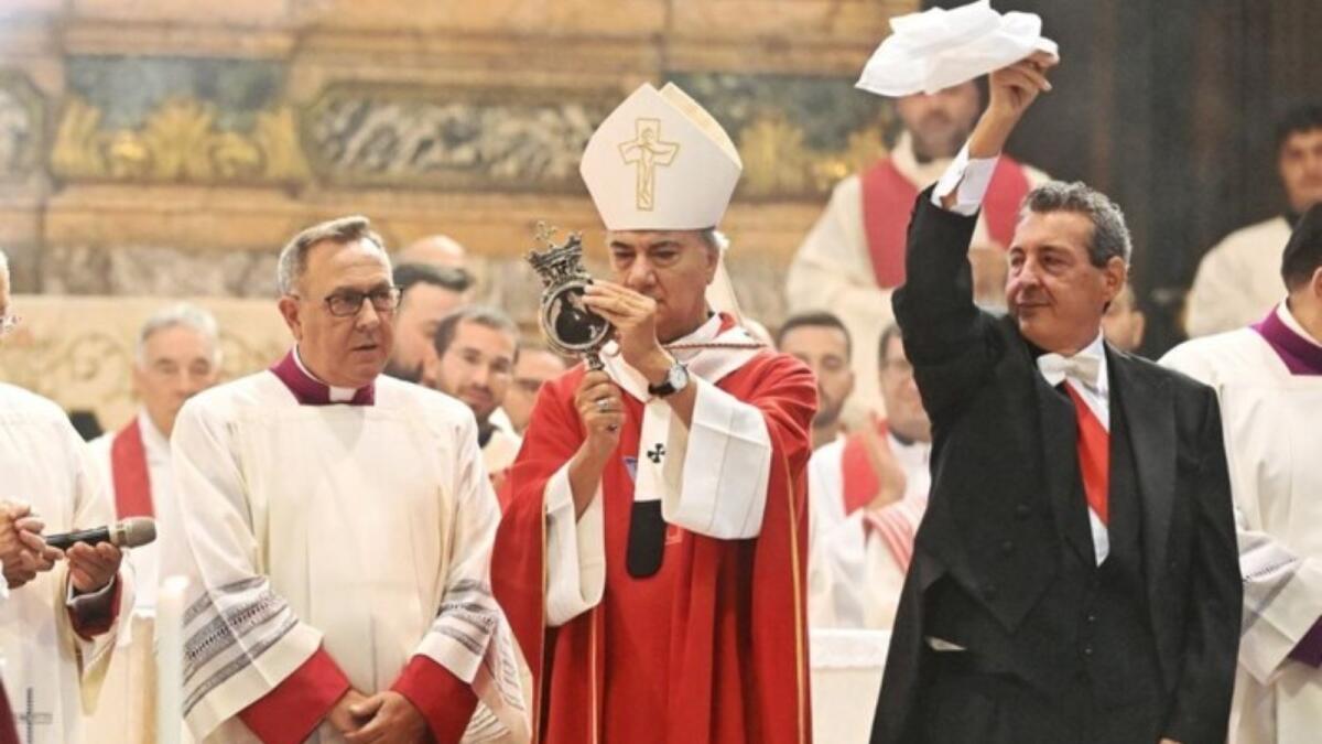 Napoli, San Gennaro compie il miracolo - 