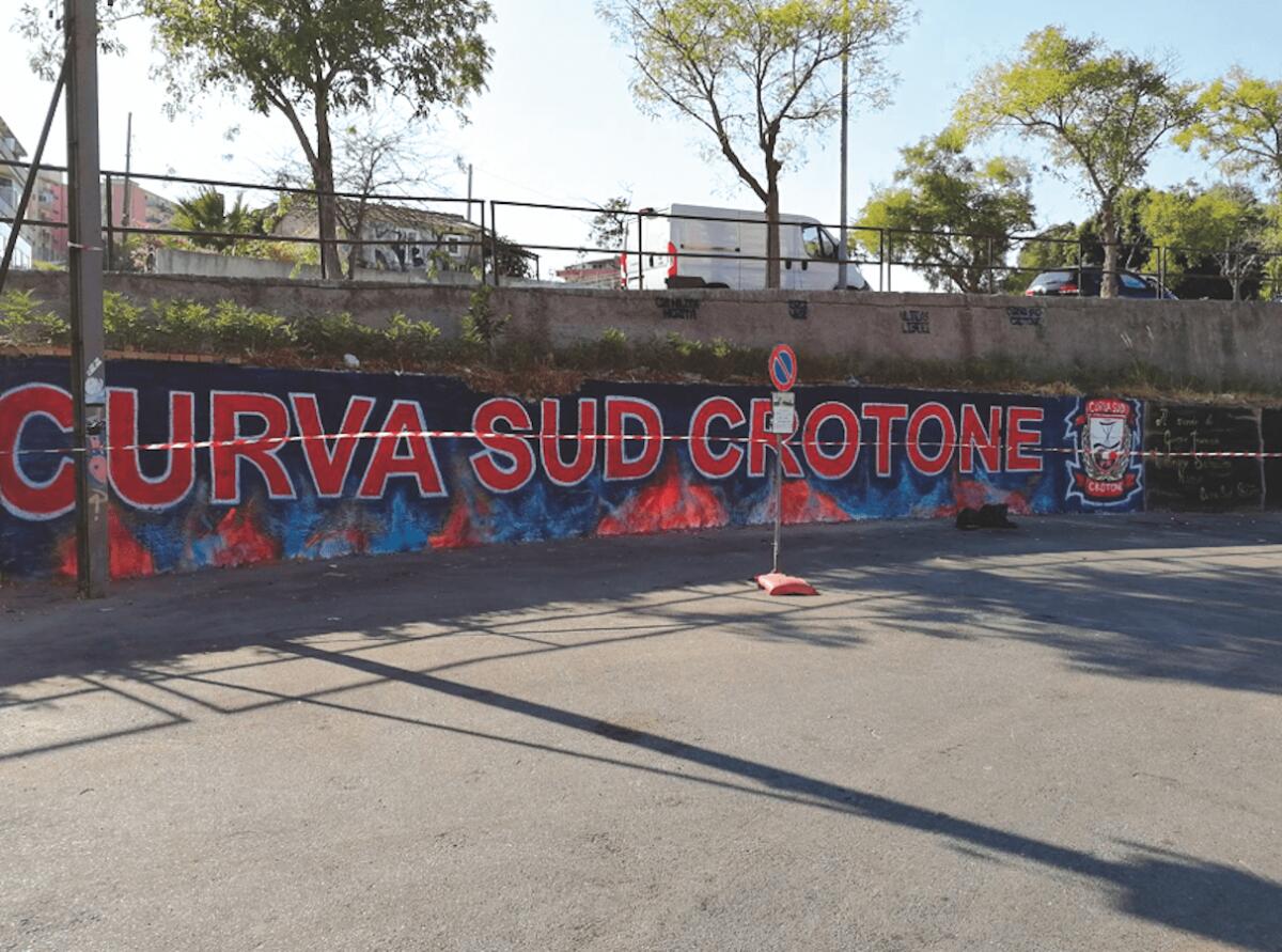 Crotone, trofeo di Pallavolo "We are family": disposizioni di viabilità presso  Piazzale Ultras - 