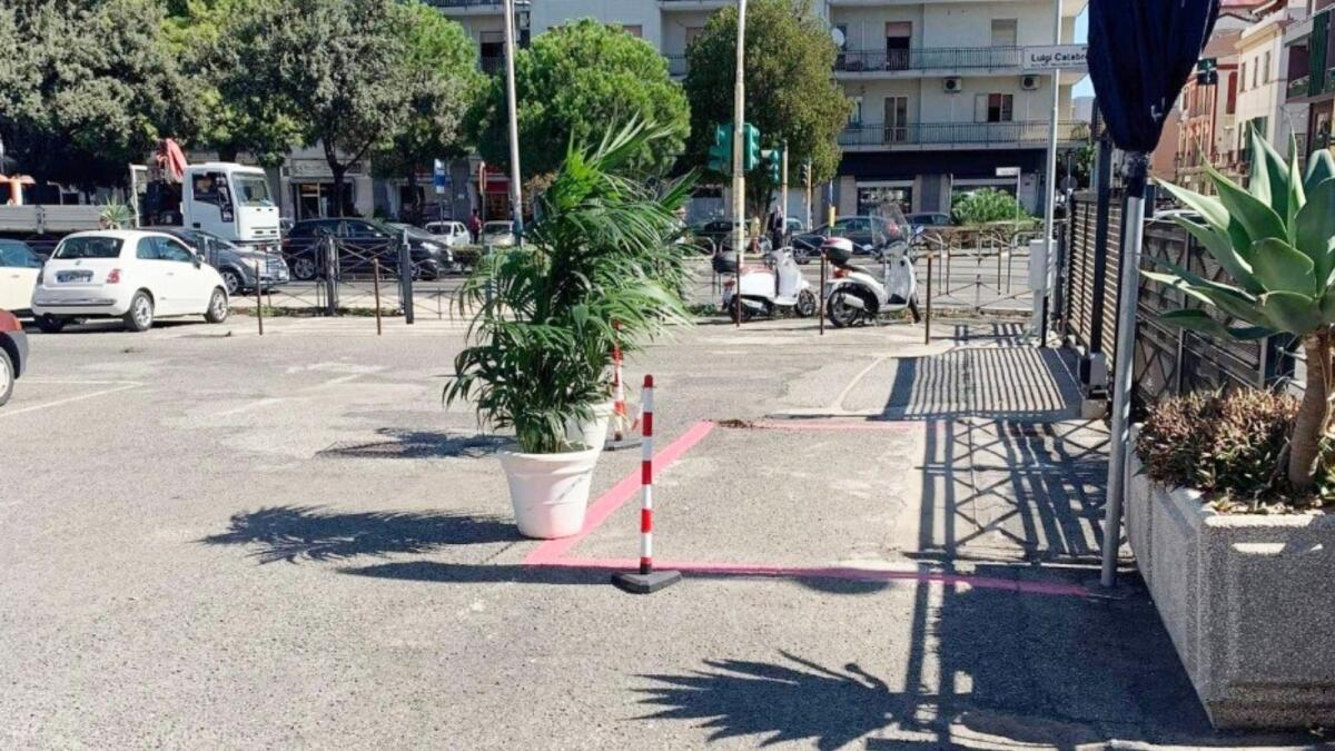 Crotone, inaugurato il Parcheggio Rosa nel piazzale antistante il Tribunale - 