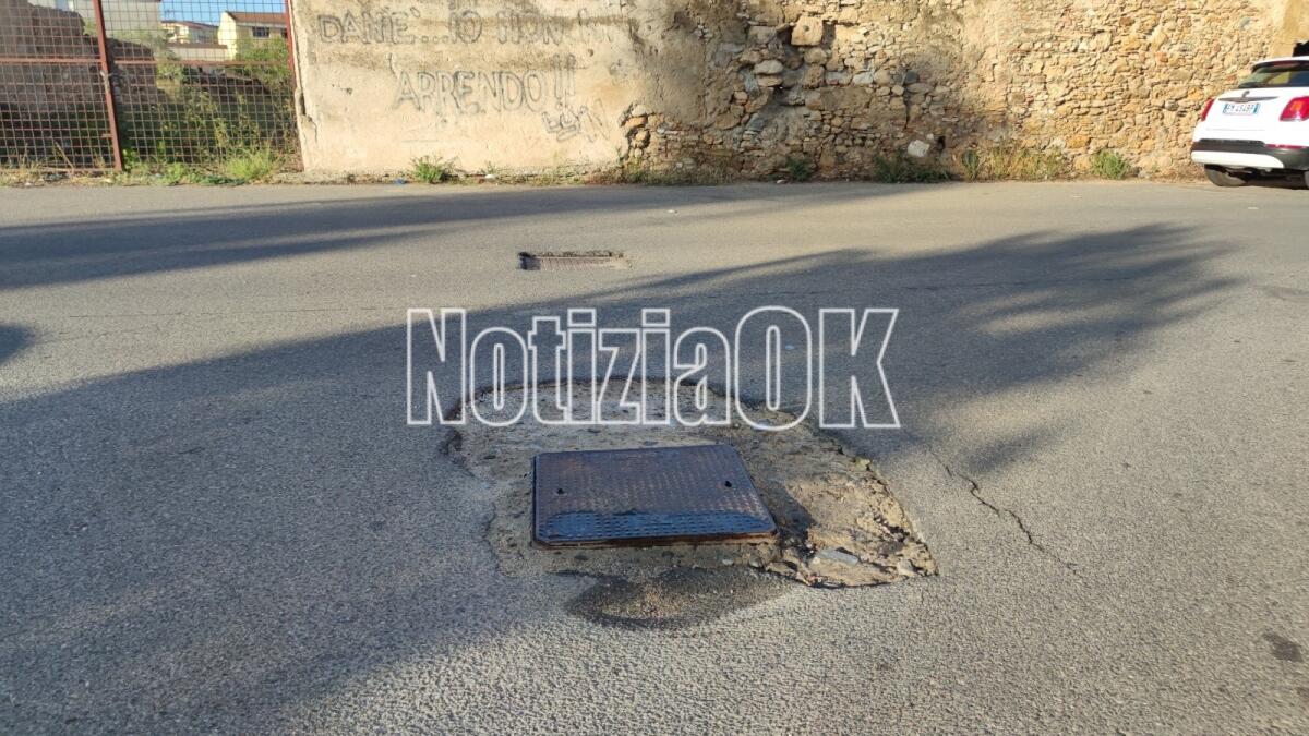 Crotone, danneggiamenti sulla strada: c'è bisogno di attenzione anche in città - 