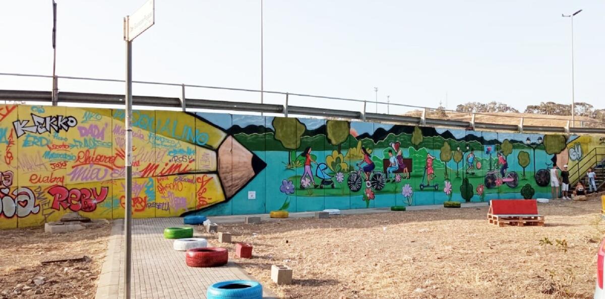 Crotone, i ragazzi di Lampanaro colorano il loro quartiere - 
