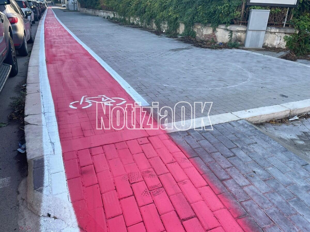 Crotone, "profondo rosso": in città una segnaletica fiammante - 