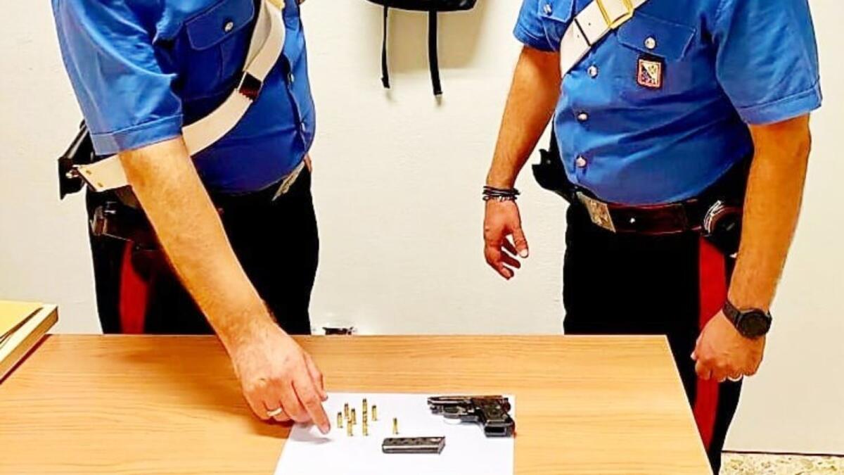 Spara al genero, ma l'arma si inceppa: arrestato 68enne - 