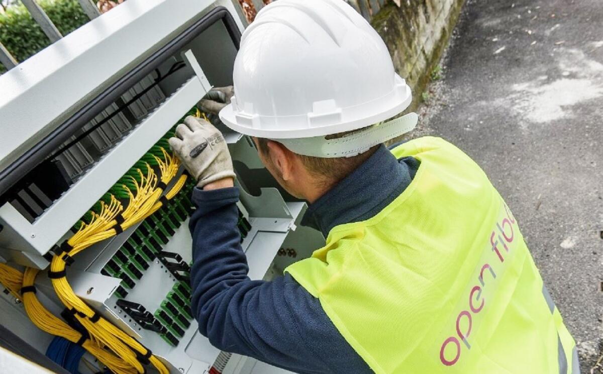 Crotone ultraveloce, al via ai lavori di Open Fiber in centro - 