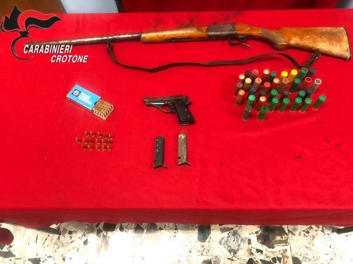 Cotronei, reati in materia di armi: arrestato un 62enne - 