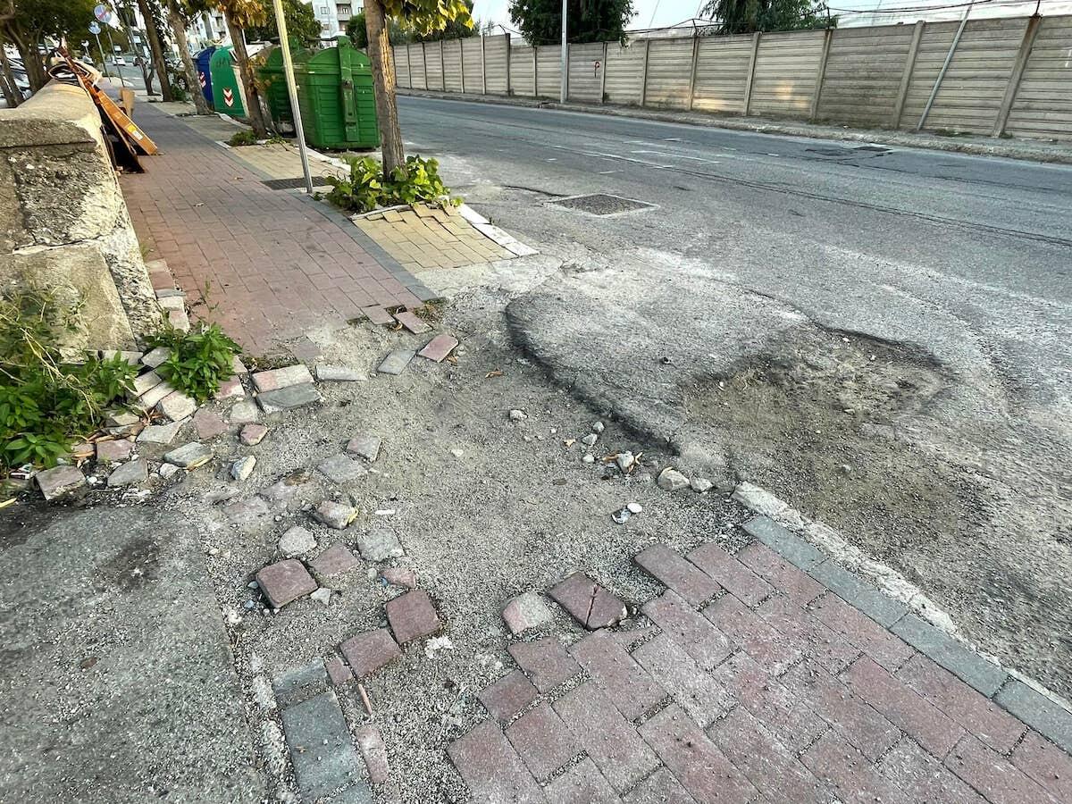 Crotone, serve valorizzare la città: due passi in via Gioacchino da Fiore - 