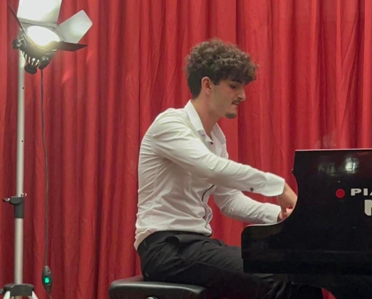 Crotone, il virtuosismo tecnico di Flavio Tozzi nel concerto del Liceo Musicale “O.Stillo” - 