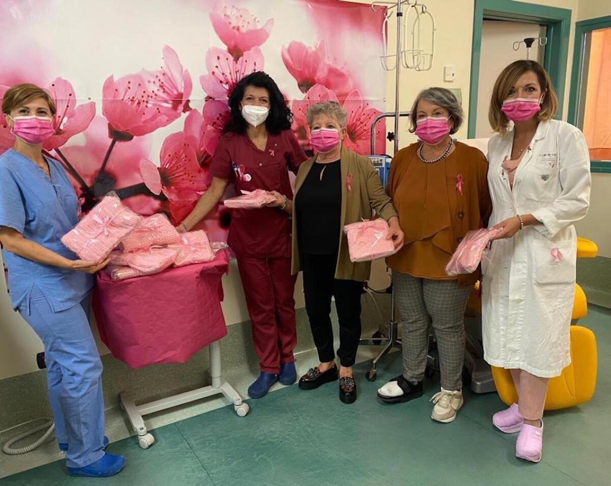 "Dalla cura al prendersi cura" per regalare un sorriso alle donne in terapia oncologica - 