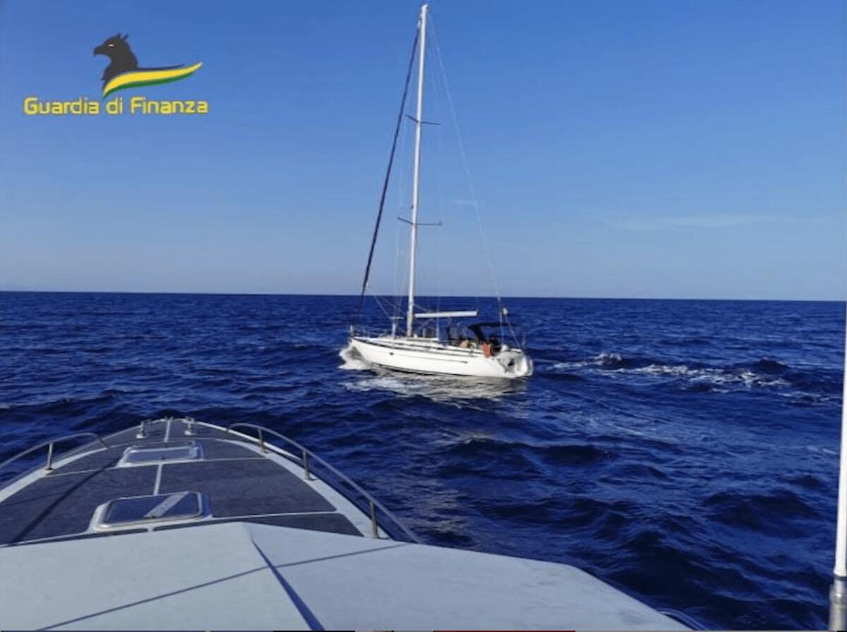 Sbarco di migranti nel crotonese: due operazioni, fermati quattro trafficanti -