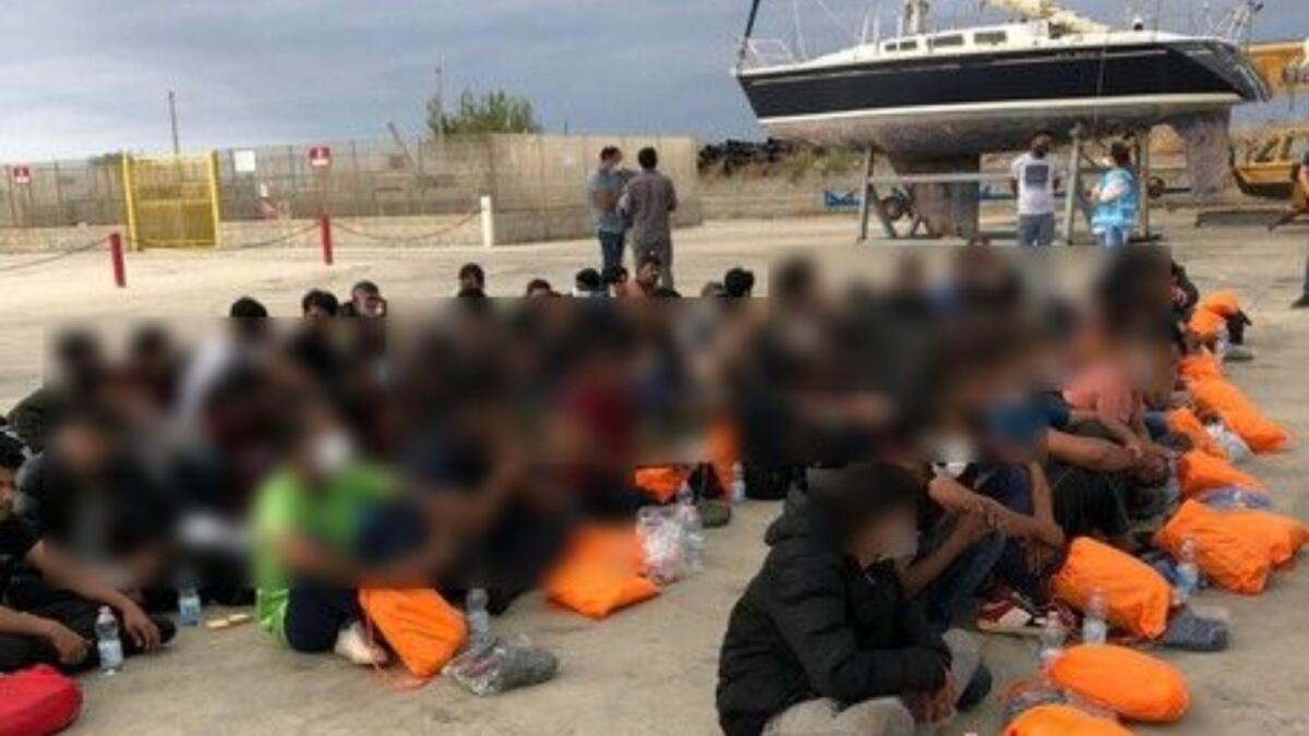Migranti, 63 profughi soccorsi nelle prime ore del mattino in Calabria -