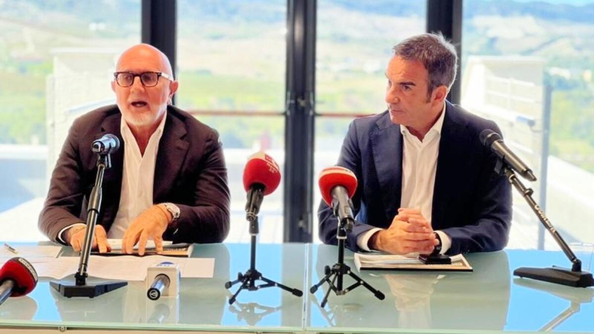 Aeroporti, Occhiuto: "Investimento epocale per la Calabria, 36 milioni per lo scalo crotonese" - Mario Franchini, Roberto Occhiuto