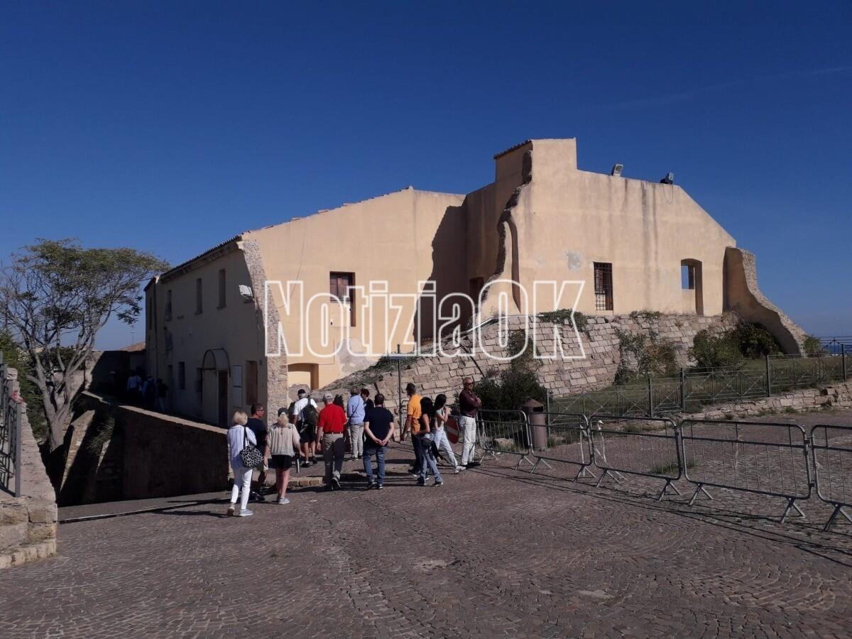 (FOTO) Sole, mare, festa e turisti. Che domenica a Crotone! - 