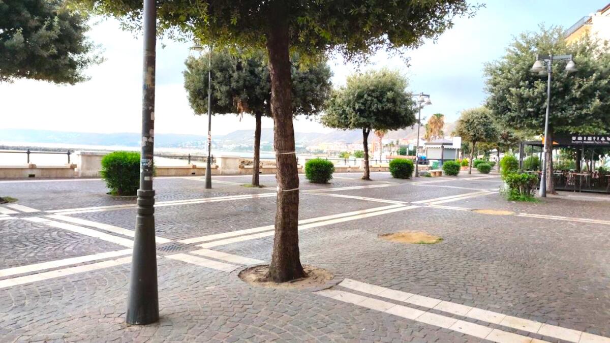 Crotone, lungomare chiuso al traffico veicolare - 