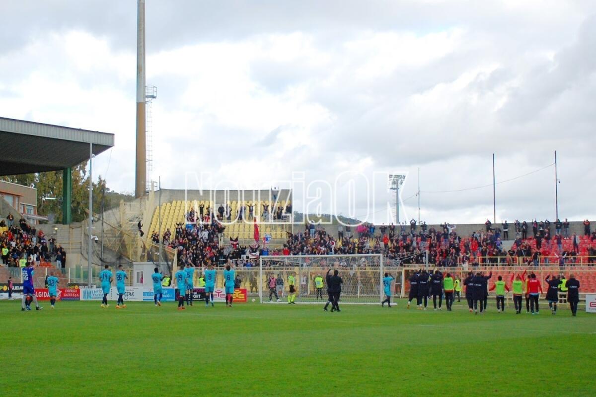 Catanzaro-Crotone, emesso Daspo per un altro tifoso rossoblù - 