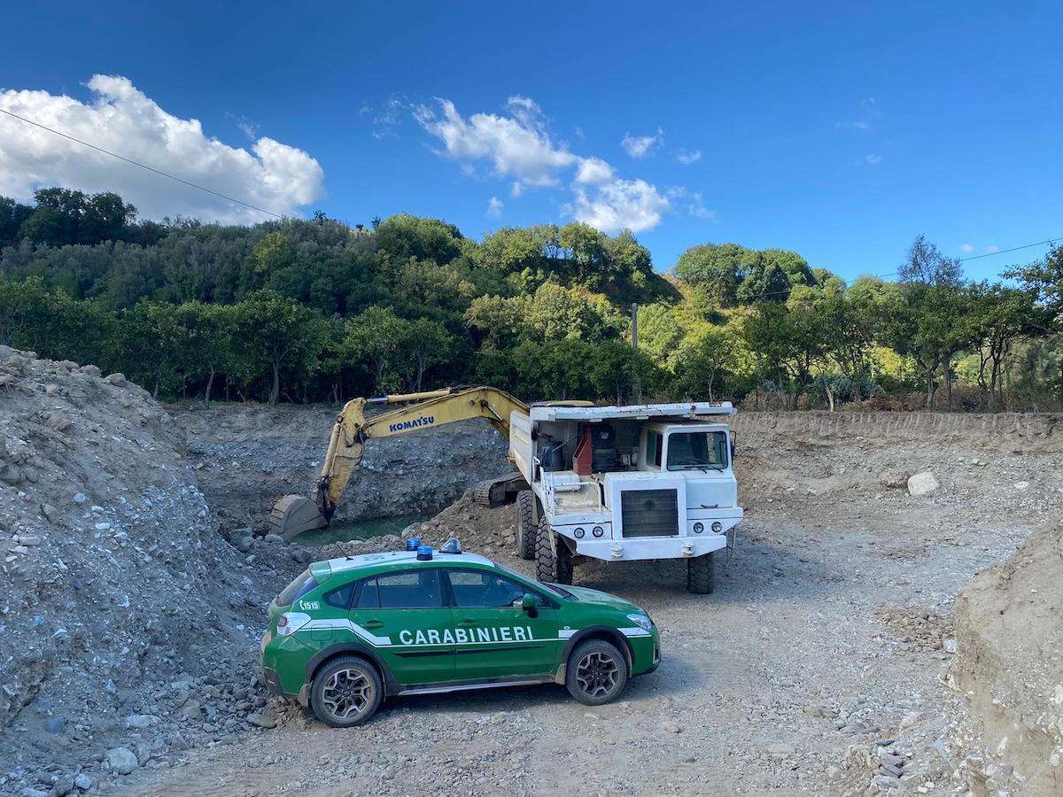 Sequestrate in Calabria due cave ed un impianto di lavorazione di inerti -
