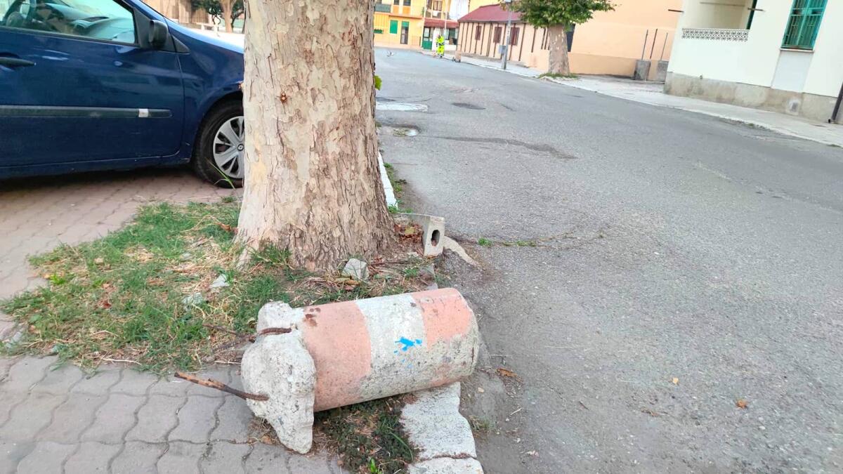 Crotone, in via Fragalà i dissuasori sono ormai "dissuasi" - 
