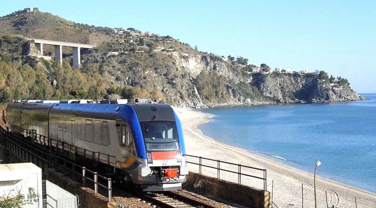 Calabria, annunciato lo sciopero del personale di TrenItalia - 