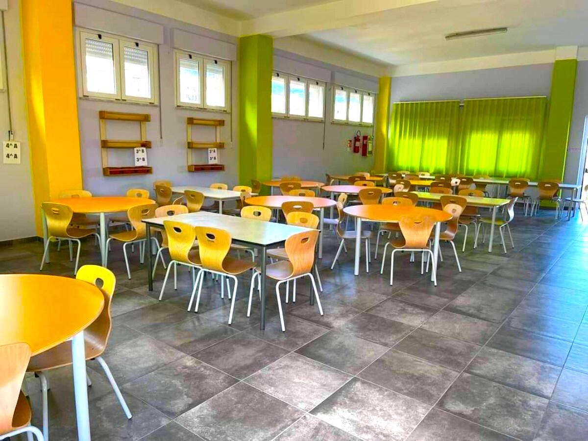 Mesoraca (KR), rinnovati gli arredamenti della refezione scolastica - 