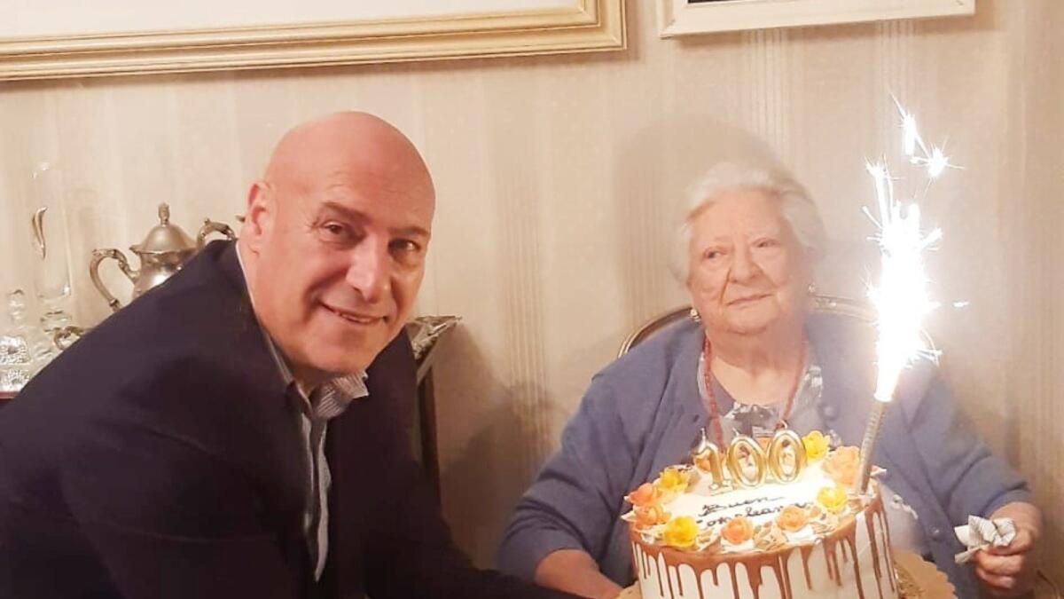 Crotone festeggia il centenario della signora Maria Anastasia. La lettura il suo elisir di lunga vita - 