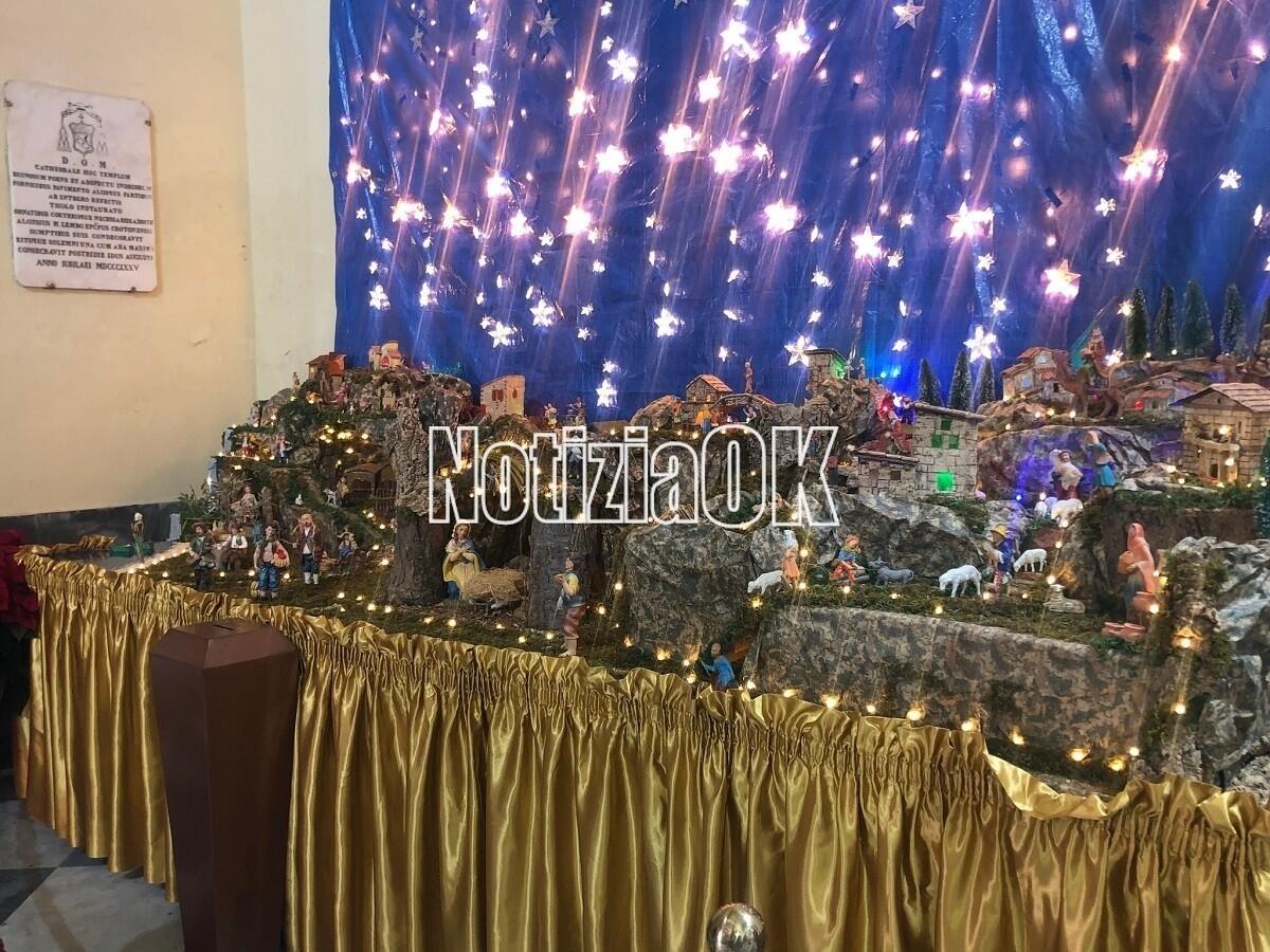 Crotone, Basilica Cattedrale: si lavora all'allestimento del Presepe - 