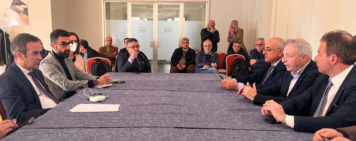 Sindacati - La Vertenza Calabria si sposta a Roma per diventare "questione nazionale" - 