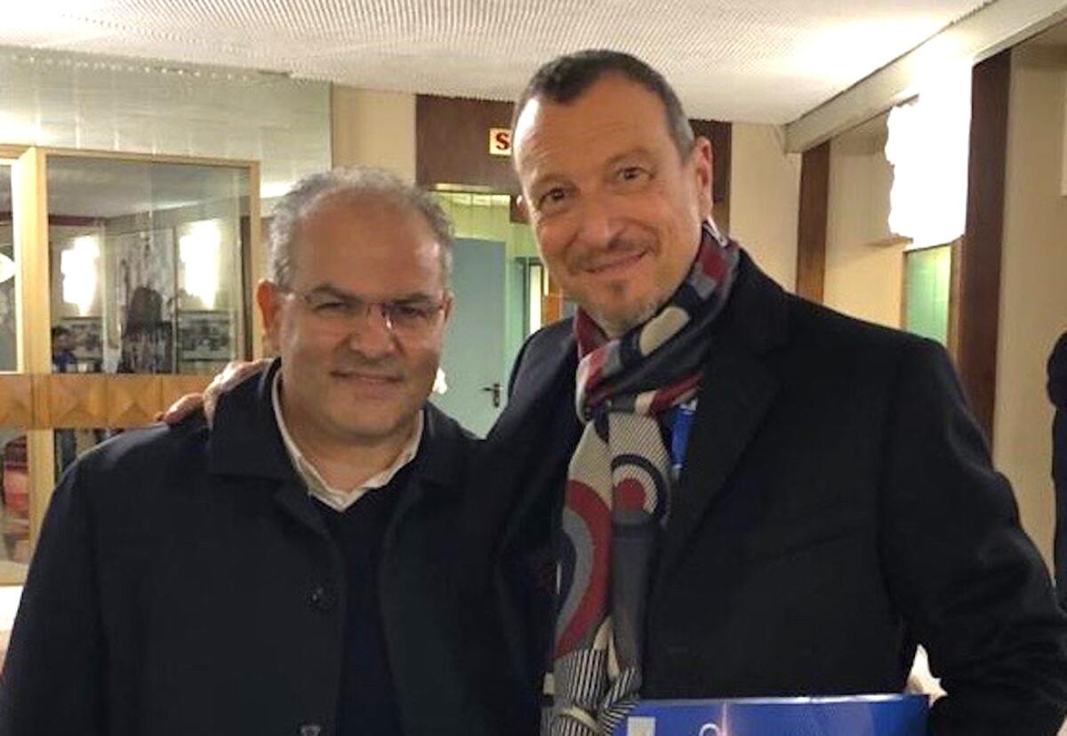Area Sanremo: Michele Affidato realizza i premi per i finalisti - 
