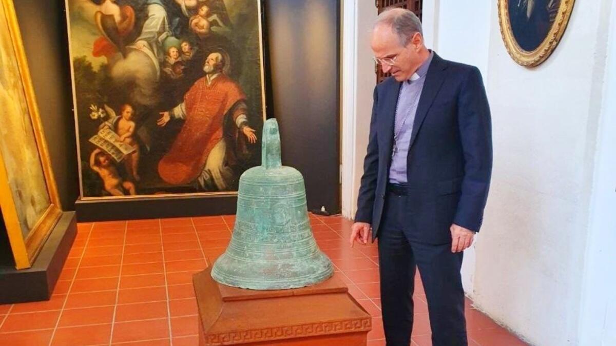 Campana bronzea persa nel terremoto del 1908 restituita al vescovo Morrone - 