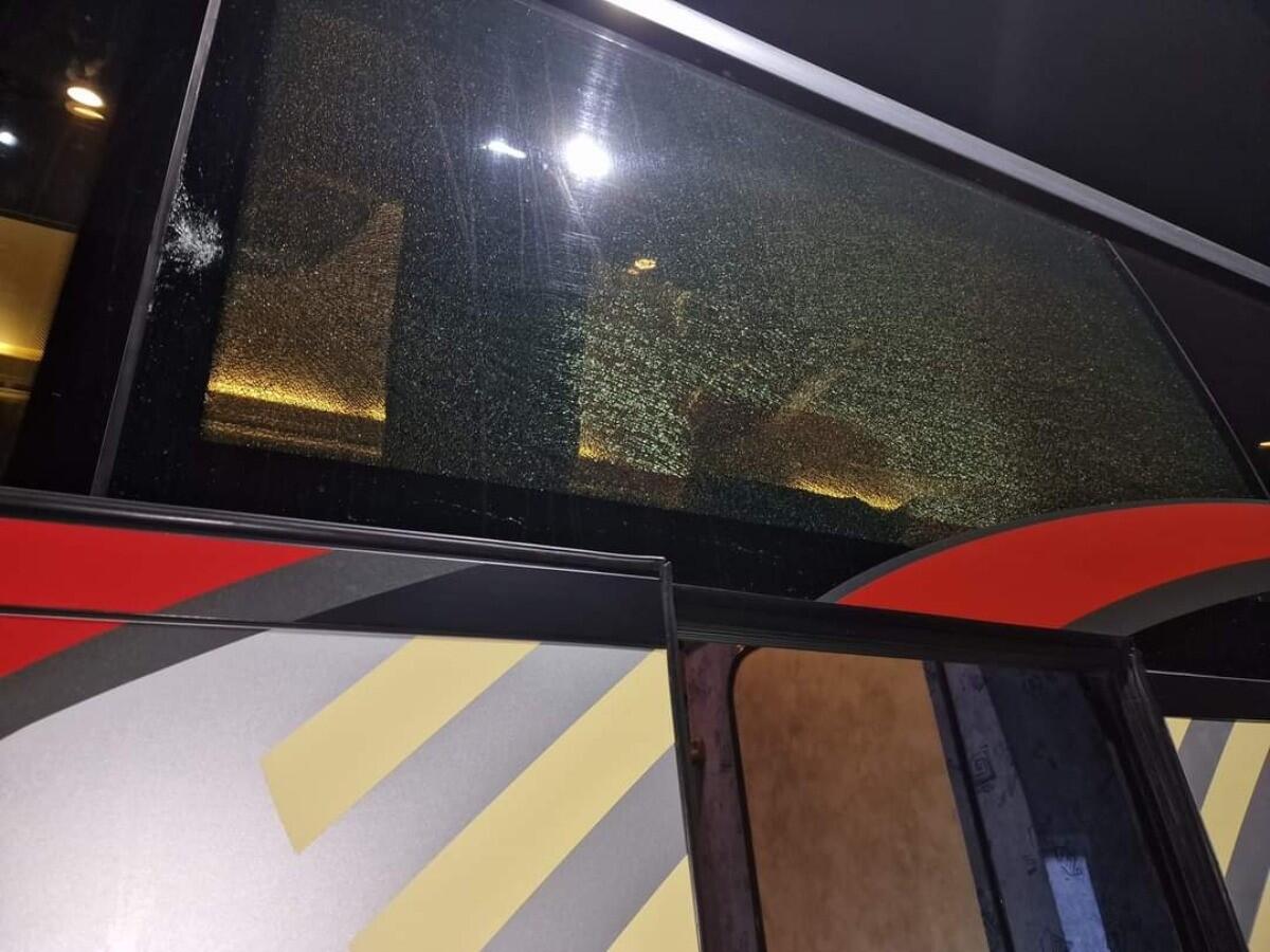 Catanzaro - Crotone 2-0, la società rossoblù condanna fermamente ogni episodio di violenza - 