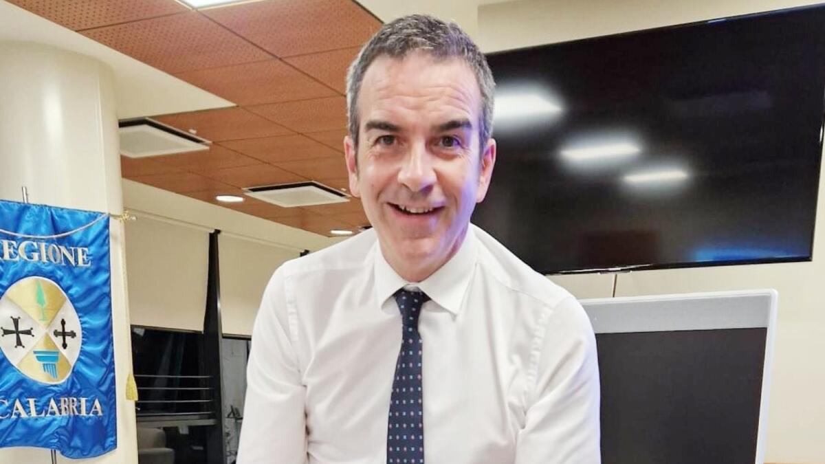 La Calabria dice no al cibo sintetico: Occhiuto firma la petizione di Coldiretti - 