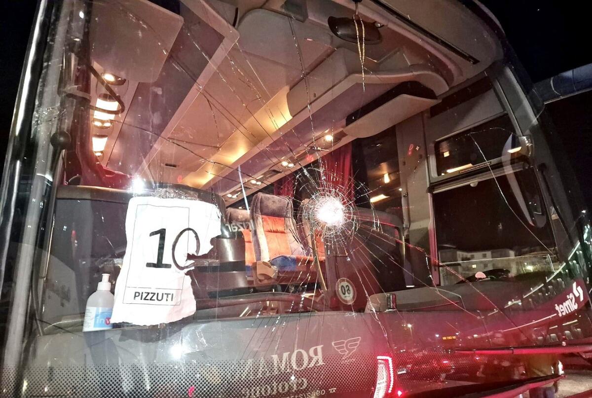Agguato ai pullman dei tifosi del Crotone - Vrenna: «Vergogna!» - 