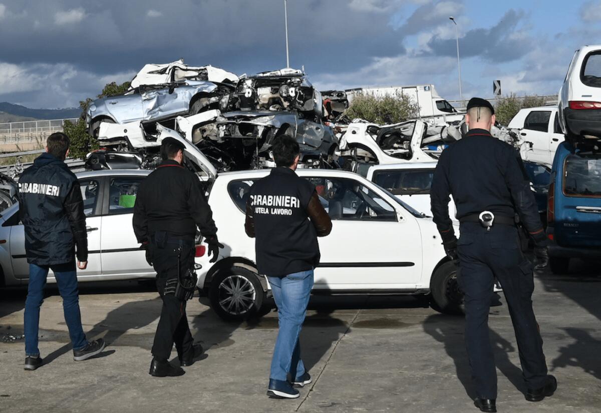 Calabria, sequestrata una ditta di autodemolizione - 