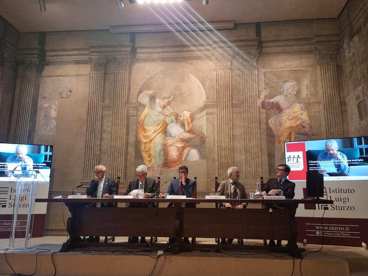 Mieloma multiplo, oltre 10.000 euro i costi annuali per i pazienti e caregiver - 