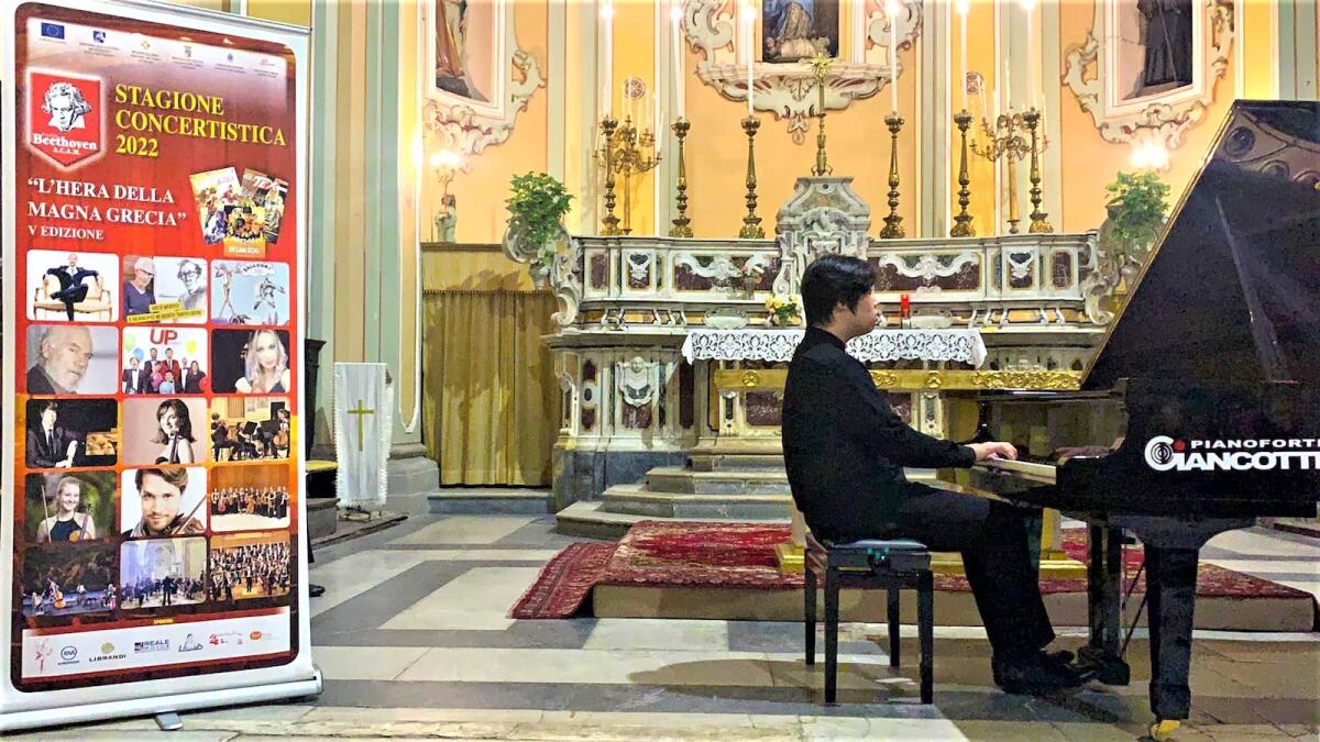 Applausi per l'Hera Della Magna Grecia 2022: a Crotone il pianista  Jae Hong Park - 