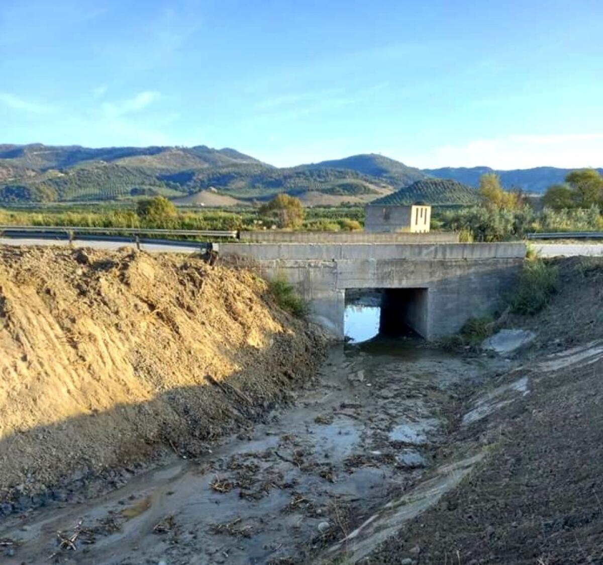 Petilia Policastro, interventi sui corsi d'acqua del territorio comunale - 