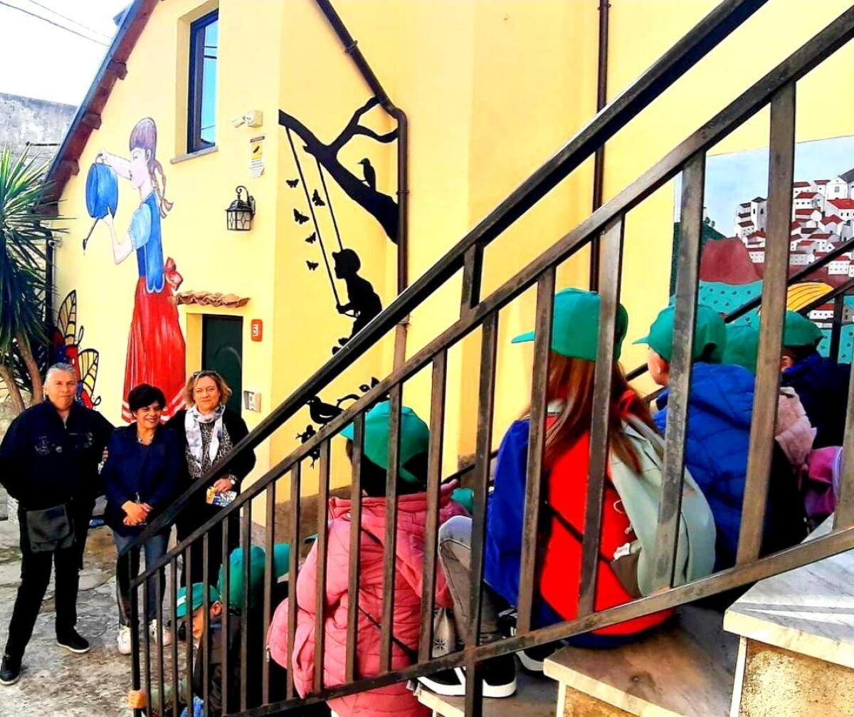 Petilia Policastro, l'arte di Caruso diventa "attrattiva" per i ragazzi degli Istituti Scolastici - 
