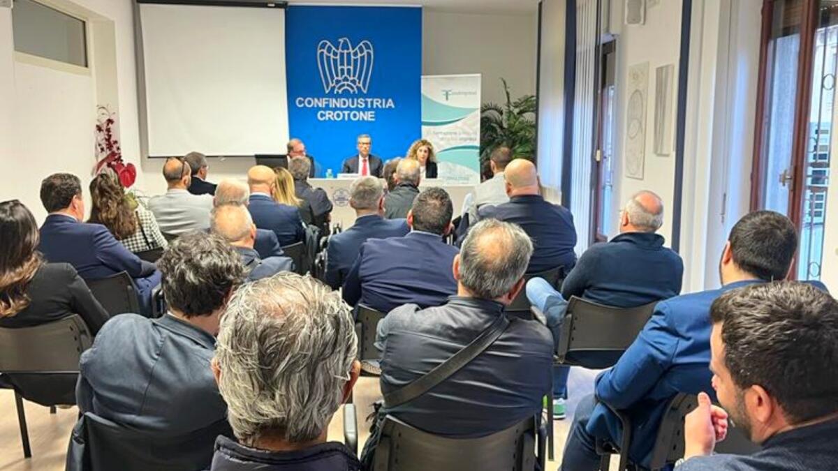 Infiltrazioni nell’economia: protocollo di legalità a Crotone tra Prefettura e Confindustria - 