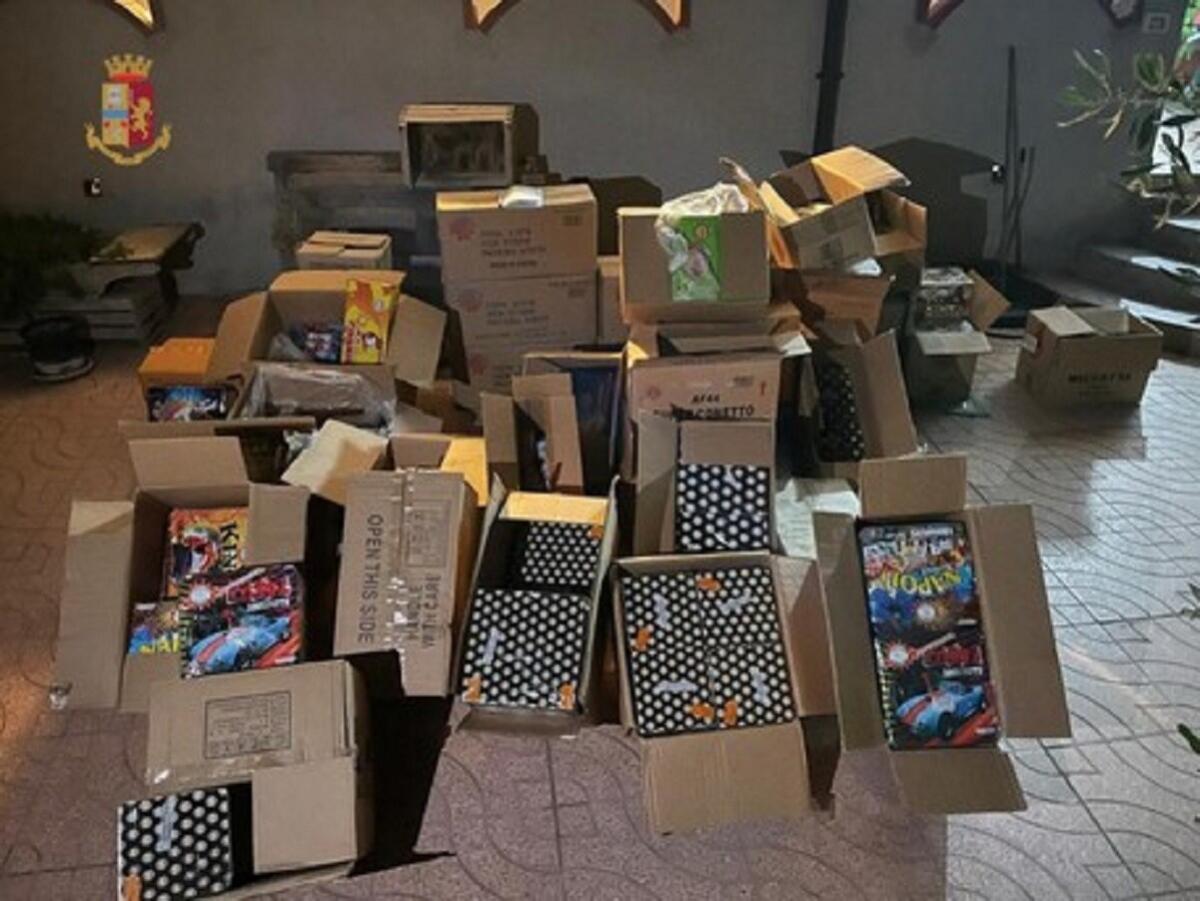 Vari sequestri di botti e fuochi d'artificio in Calabria, oltre due quintali - 