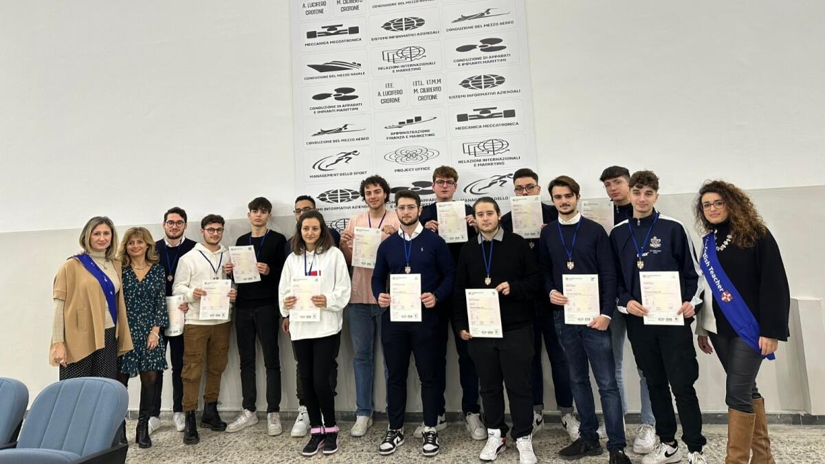 Crotone - Soddisfazione ed emozione per ventitré studenti del Ciliberto-Lucifero - 
