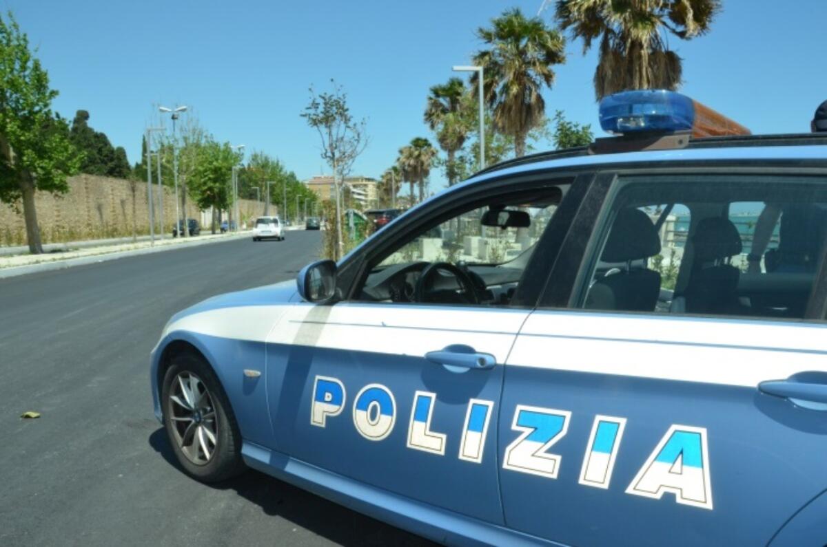Cutro - Sequestrati 200 kg di botti illegali, una persona denunciata - 