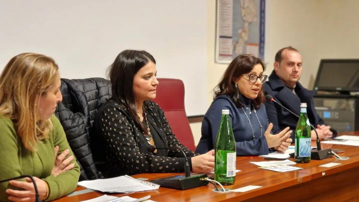 Isola di Capo Rizzuto, affido familiare: incontro di sensibilizzazione in Sala Consiliare - 