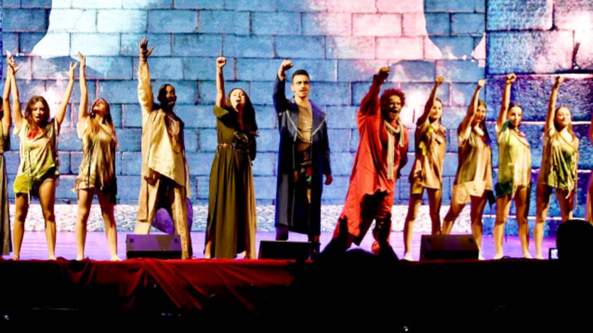 Crotone, all'Apollo "Esmeralda alla corte dei miracoli" per sostenere l'Unicef - 