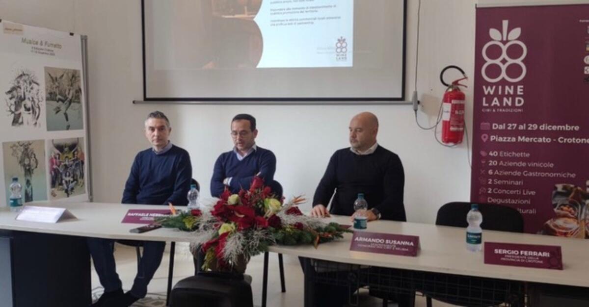 Crotone, in piazza Mercato tre giorni tra vino, cibi e tradizioni - 