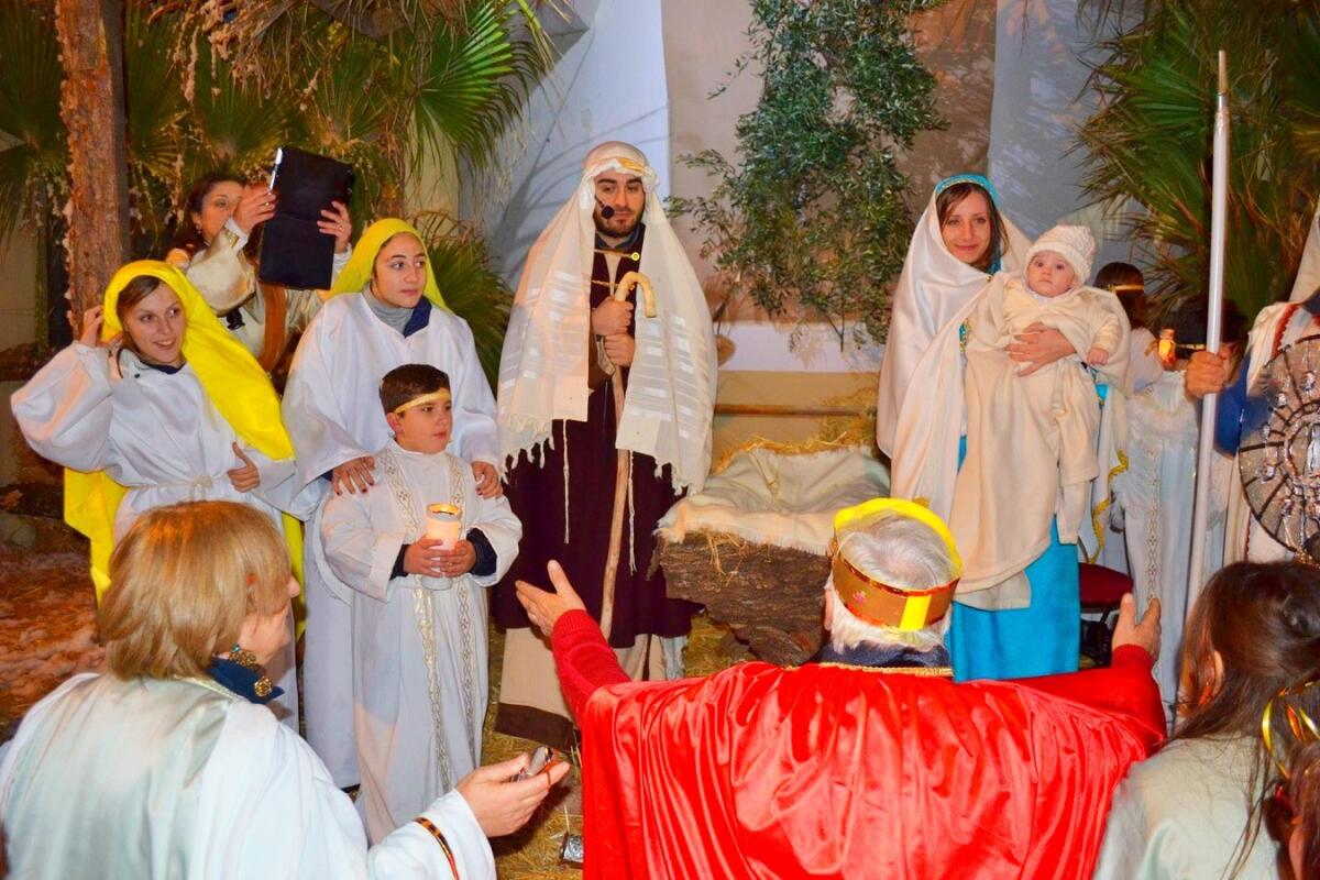 A Strongoli il presepe vivente per vivere la notte santa (VIDEO) - 