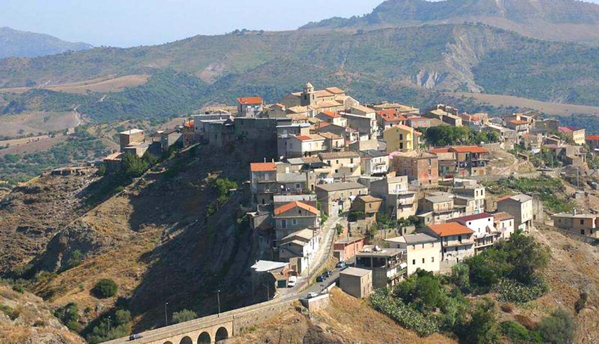 Il Consiglio Provinciale di Crotone fa tappa ad Umbriatico - 