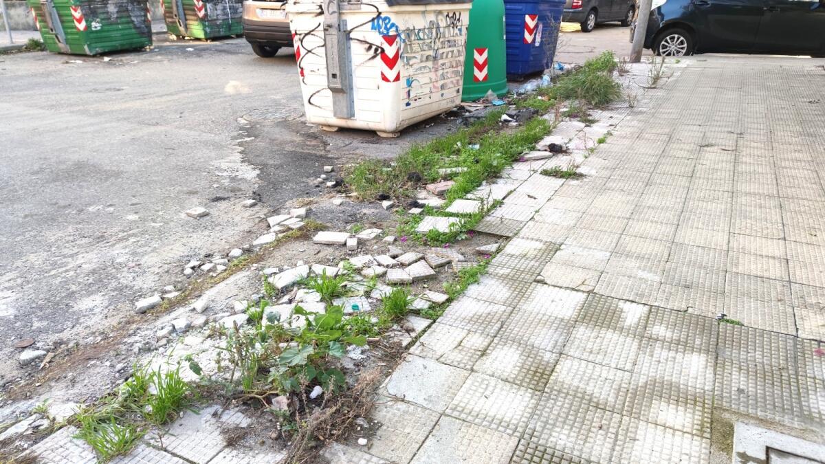 Crotone, in via Venezia stagione che vai danni che trovi - 