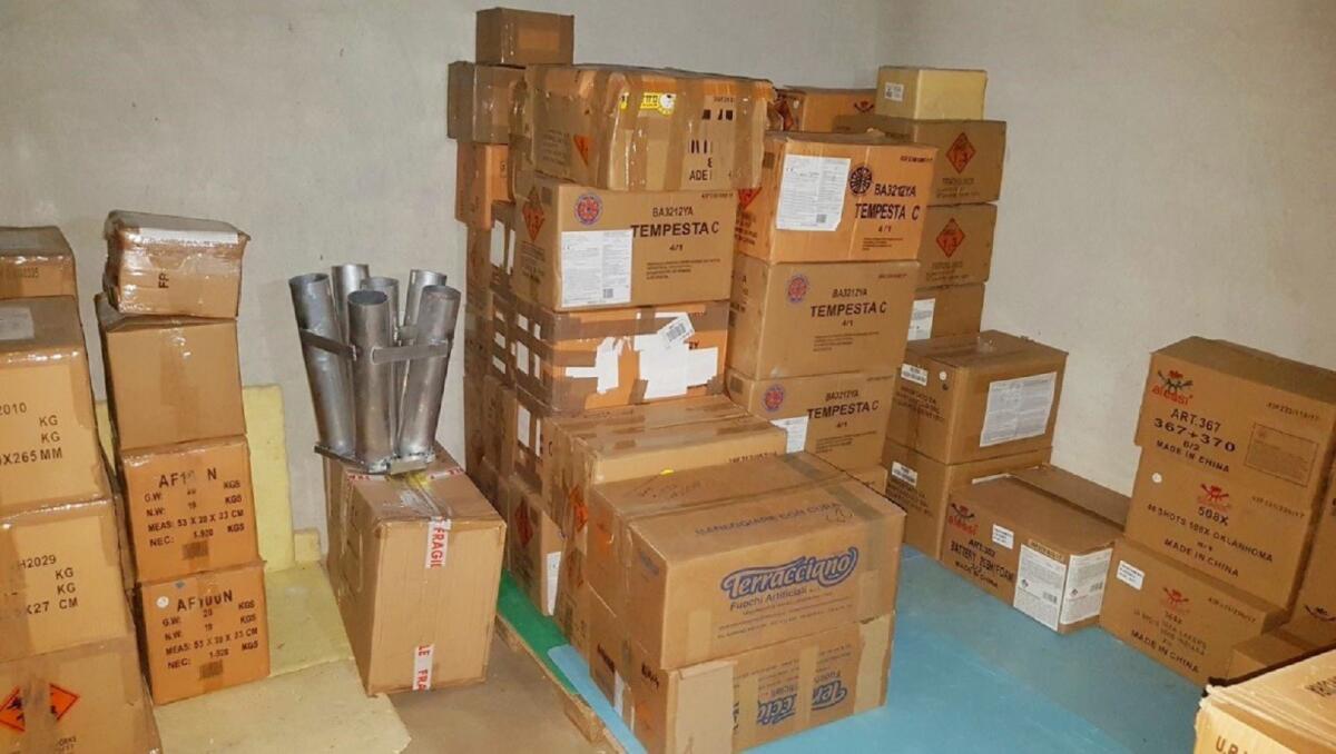 Crotone - Sequestro di 63 chili di fuochi d’artificio illegali, denunciata una donna - 