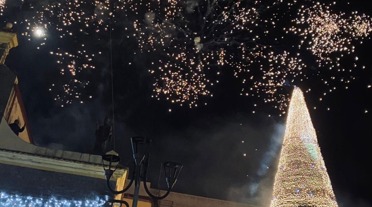 FenImprese dona l’illuminazione per l’Albero di Natale di Cirò Marina - 