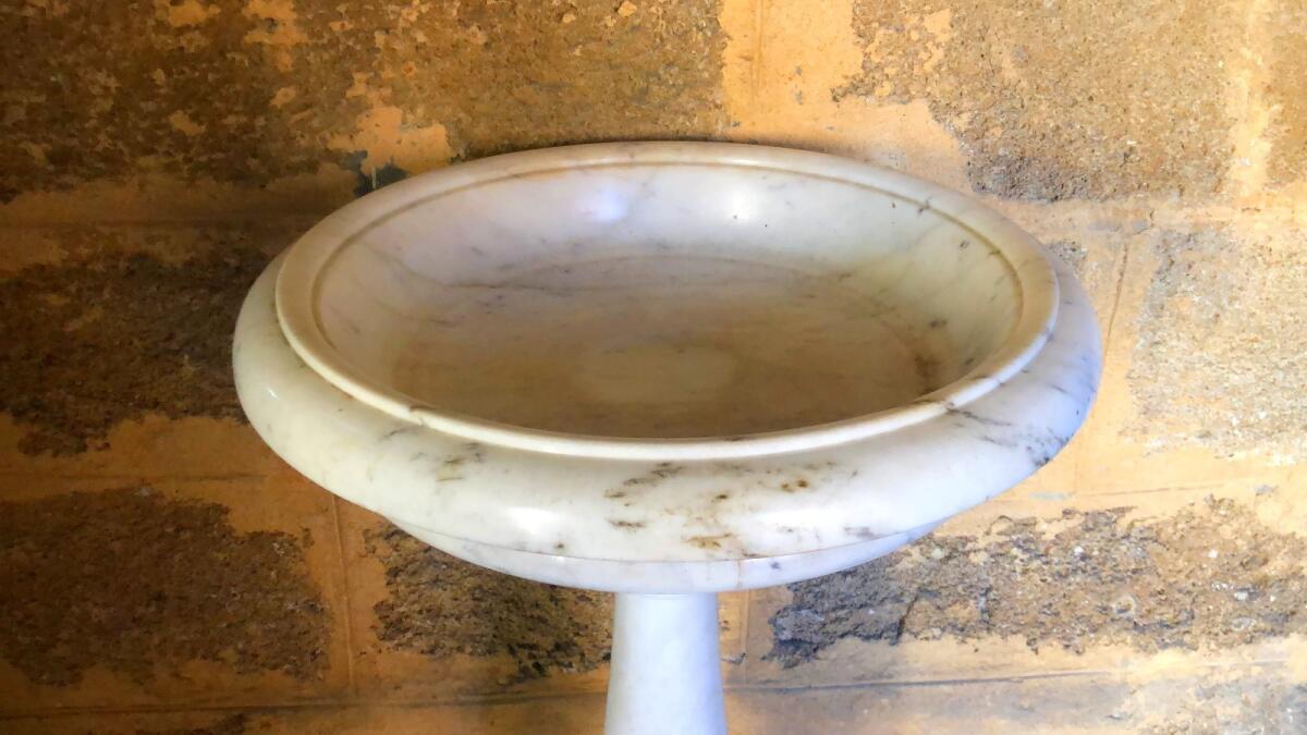 In chiesa tornano acquasantiere e segno della pace: ecco le comunicazioni della Cei - 
