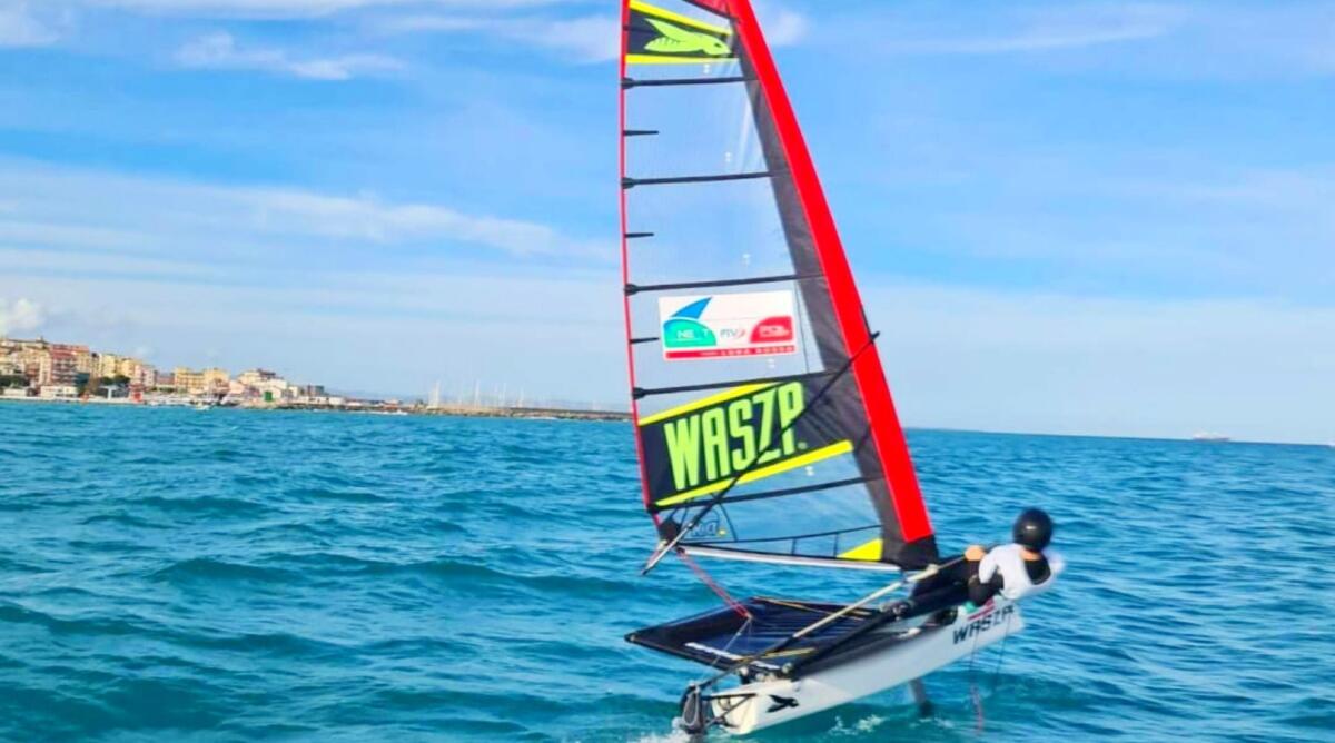 Il Club Velico Crotone a scuola di Foil con Luna Rossa - 