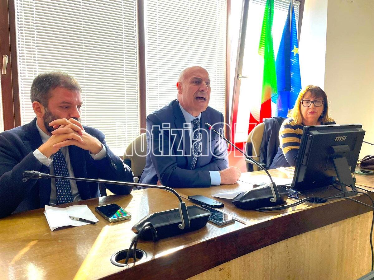 Crotone - Il sindaco Voce nella conferenza stampa di fine anno: «il 2023 sarà l’anno dei cantieri» - 